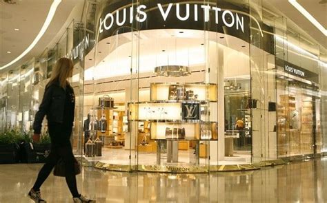 louis vuitton store cairo.